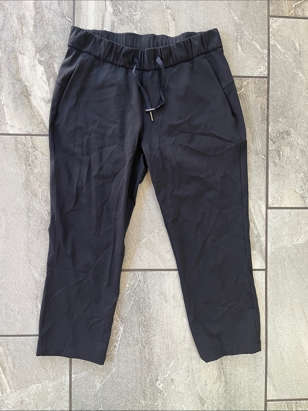 🍋 Lululemon On The Fly Cropped Pant Black Size 6 Crops Athletic Casual Travel